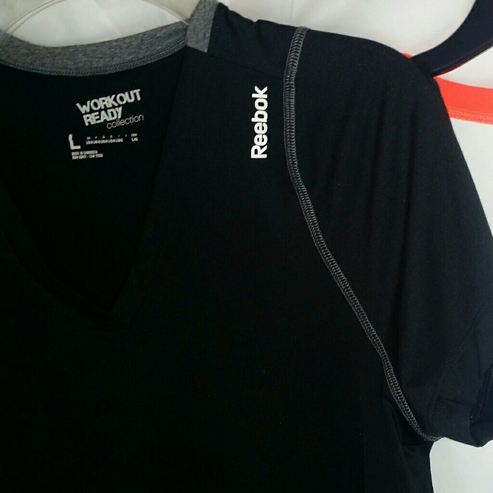 Set of Two Reebok PlayDry V-neck Tops Sz.L